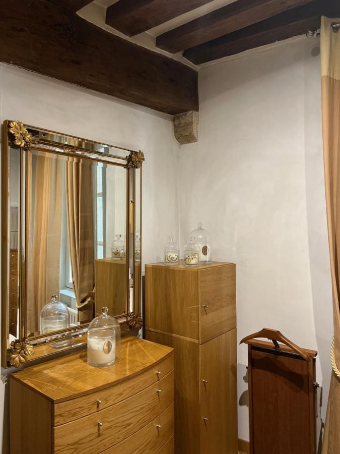 Quartier Montorgueil, Voie Pietonne, Dans Un Immeuble Du Xveme Apartment Paris Luaran gambar